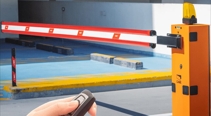 Automatic parking barrier being operated by remote control